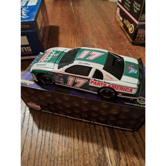Vintage 96 Action Darrell Waltrip Part America Die Cast Nascar Race Car Bank - Picture 6 of 12